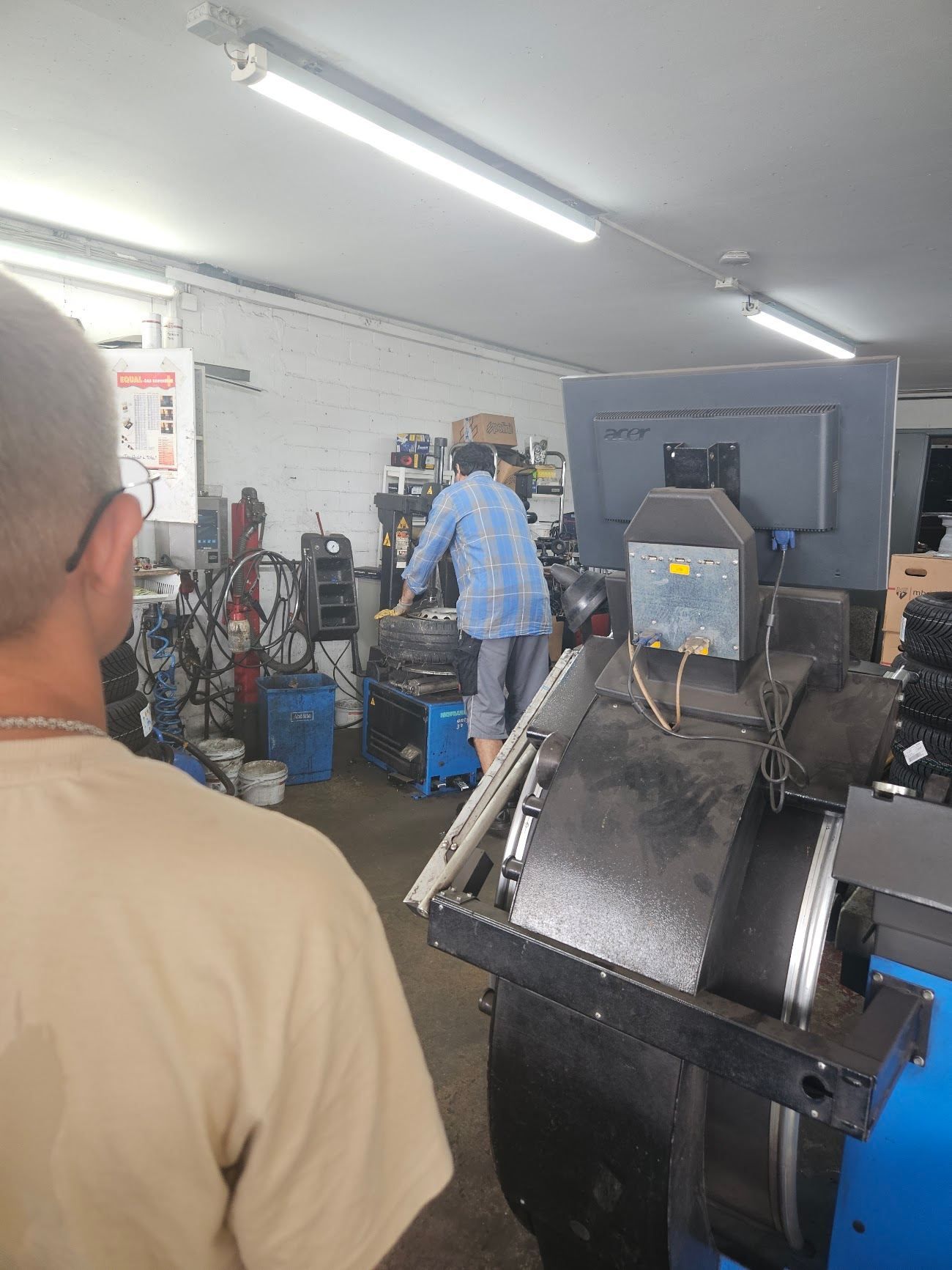 Reifenmontage in der Werkstatt